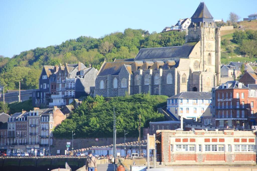 Bel Appartement Pour 2 Personnes Vue Laterale Sur Le Port Le Tréport Kültér fotó